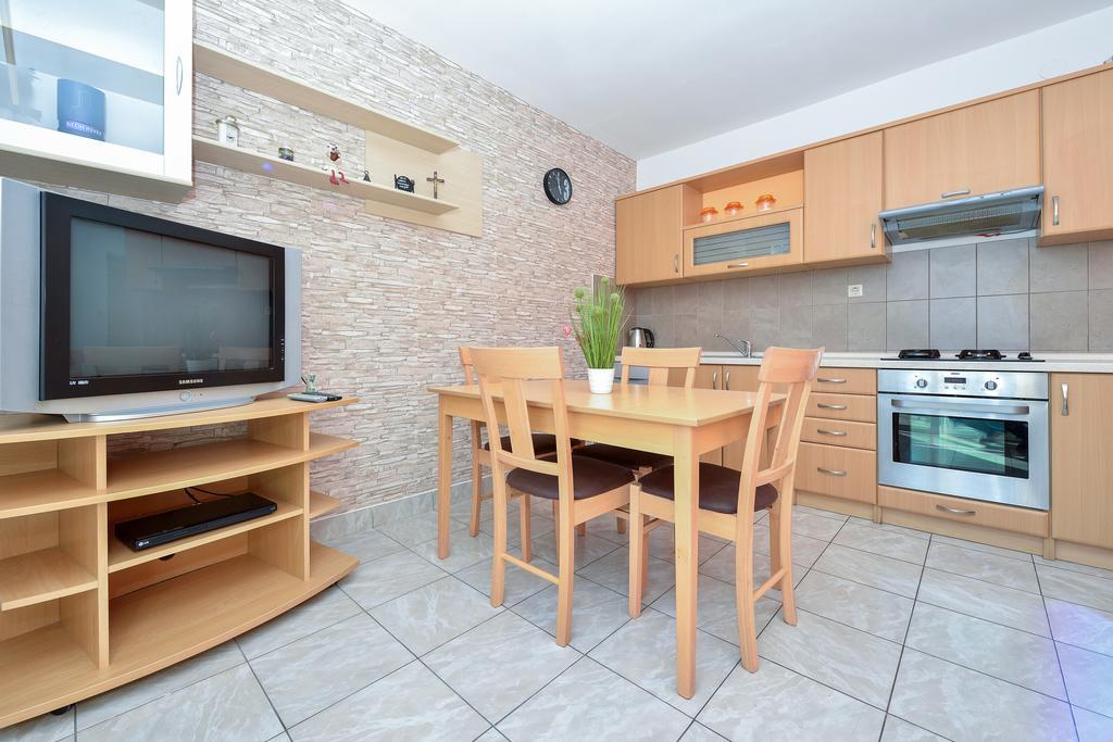 Apartments Duje ビビニェ エクステリア 写真